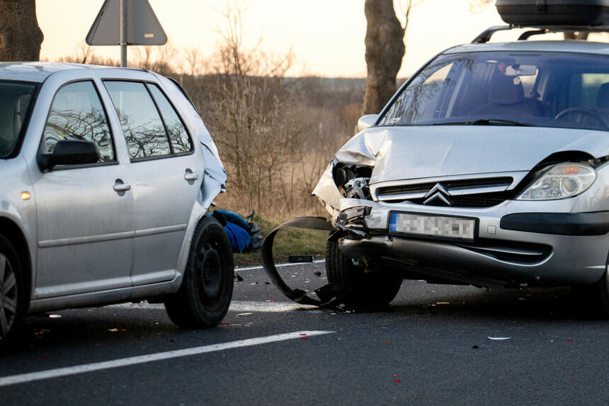 Spada liczba wypadków, ale jeden wskaźnik niepokojąco rośnie