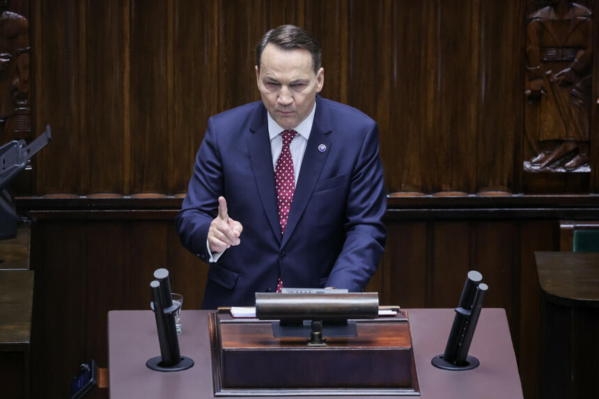 Expose Sikorskiego w Sejmie. Szef MSZ o "szansie na wyrwanie kłów rosyjskiemu imperium"