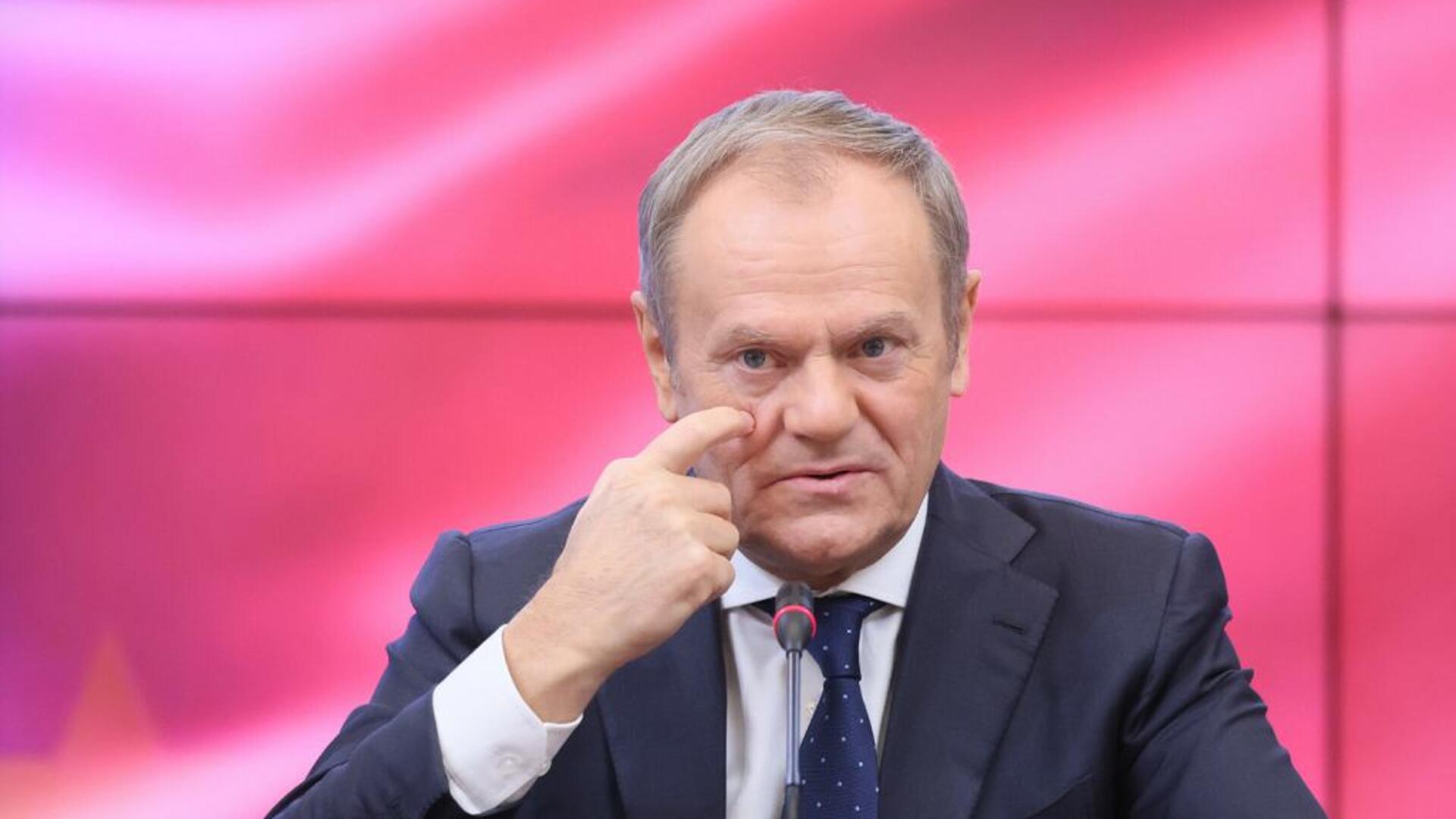 Wieczorny wpis Tuska rozpętał burzę. 