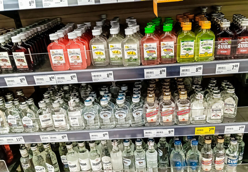 Kosztowne spożycie alkoholu w Polsce. "Od 0,9 proc. do 2,5 proc. PKB"