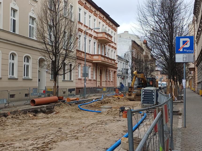 Budynek przy Wileńskiej 6. Mieszkańcy skarżą się na pęknięcia