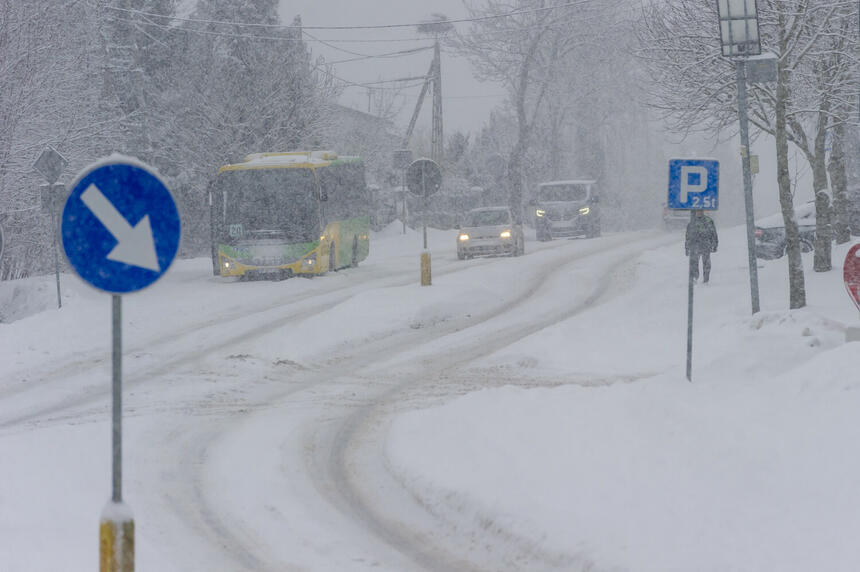 Do 15 cm śniegu i 15 stopni mrozu. Zima nie da ze wygraną. Jest nowa ...